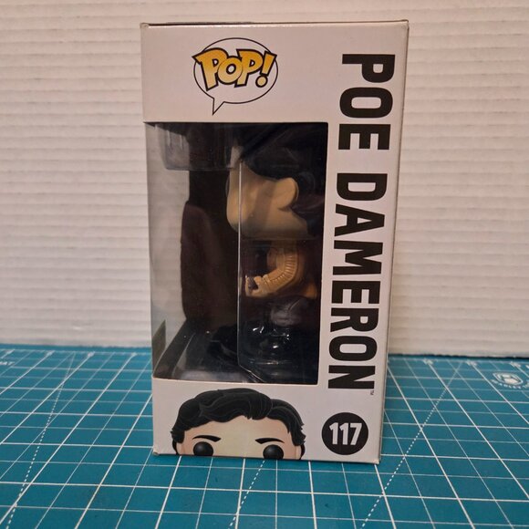 Funko POP Star Wars Poe Dameron Hot Topic 117 Vinyl Figure - Picture 2 of 6
